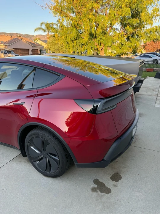 2026 Tesla Model Y - Image 5 of 21