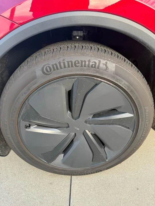 2026 Tesla Model Y - Image 13 of 21
