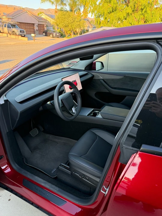 2026 Tesla Model Y - Image 16 of 21