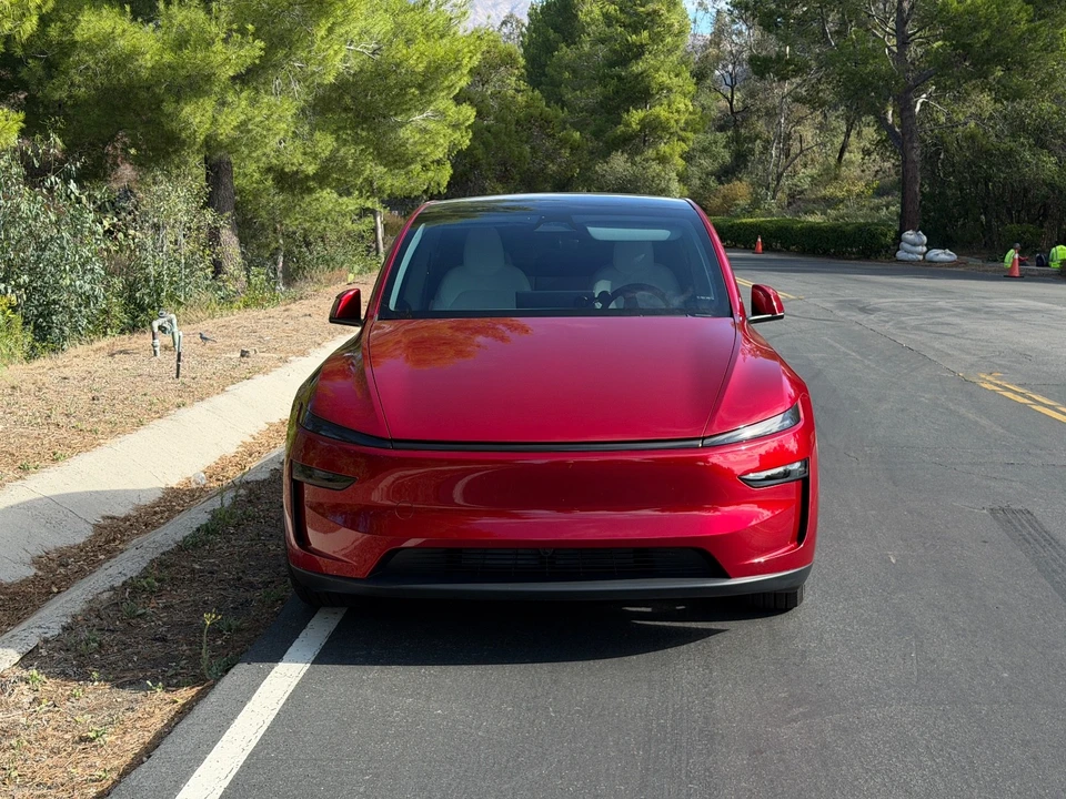 2026 Tesla Model Y - Image 3 of 21