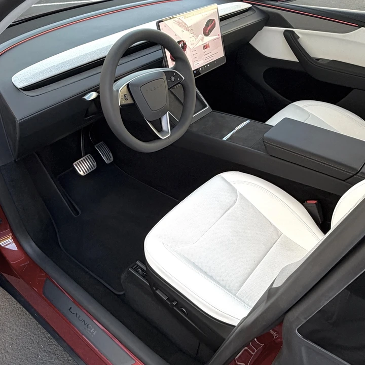 2026 Tesla Model Y - Image 14 of 21