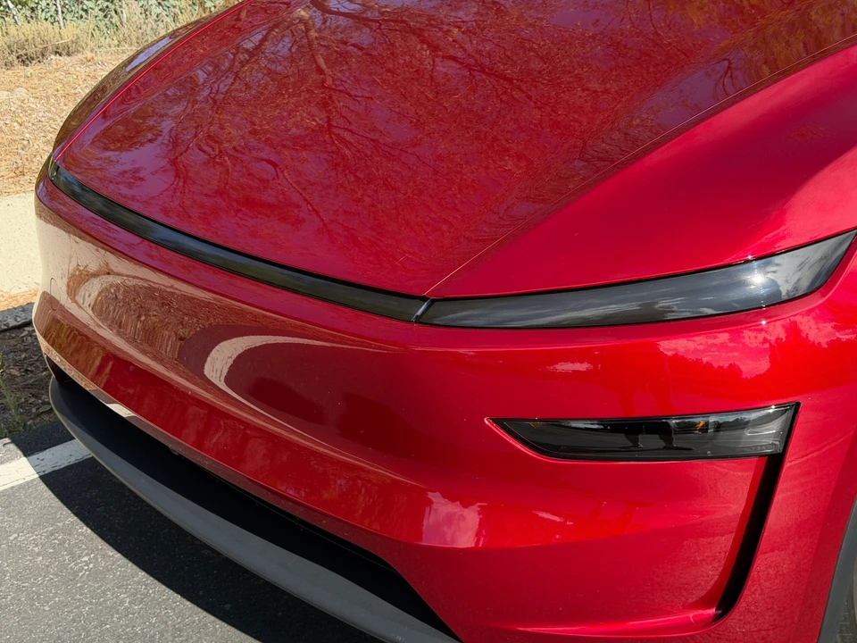 2026 Tesla Model Y - Image 10 of 21