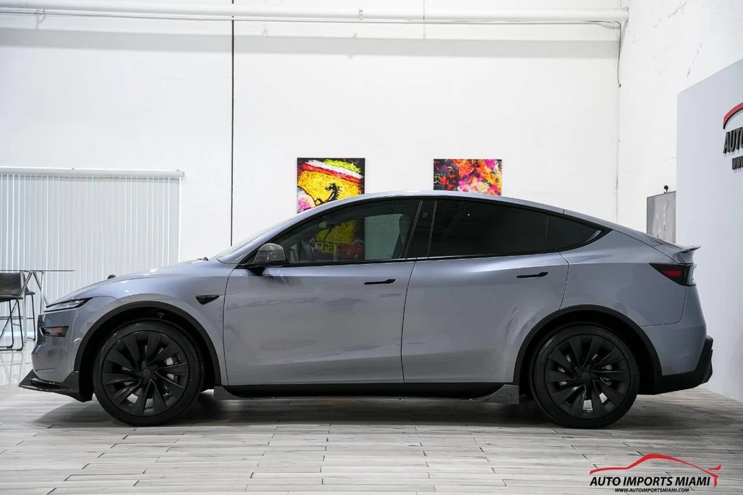 2026 Tesla Model Y - Image 16 of 21