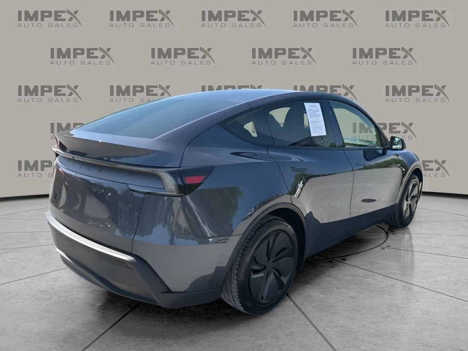 2026 Tesla Model Y - Image 5 of 31
