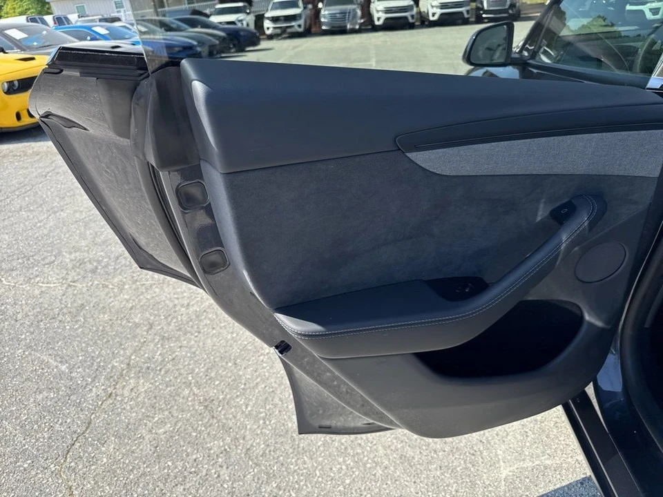 2026 Tesla Model Y - Image 30 of 31