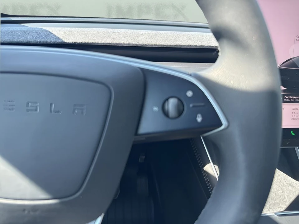 2026 Tesla Model Y - Image 18 of 31