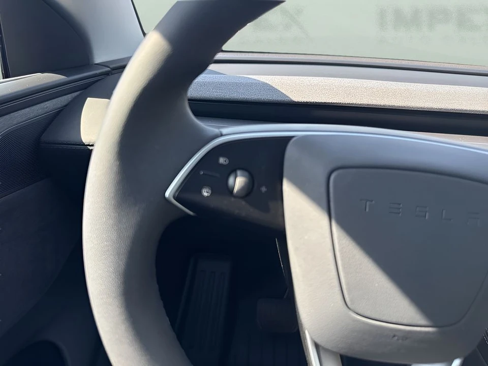 2026 Tesla Model Y - Image 17 of 31