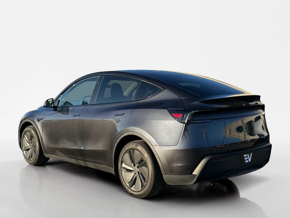 2026 Tesla Model Y - Image 6 of 21