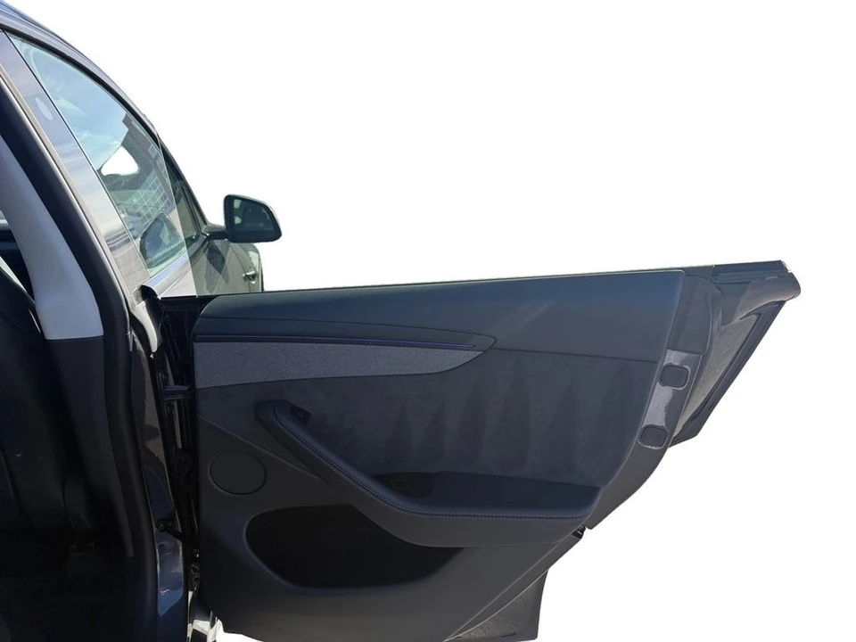 2026 Tesla Model Y - Image 18 of 21