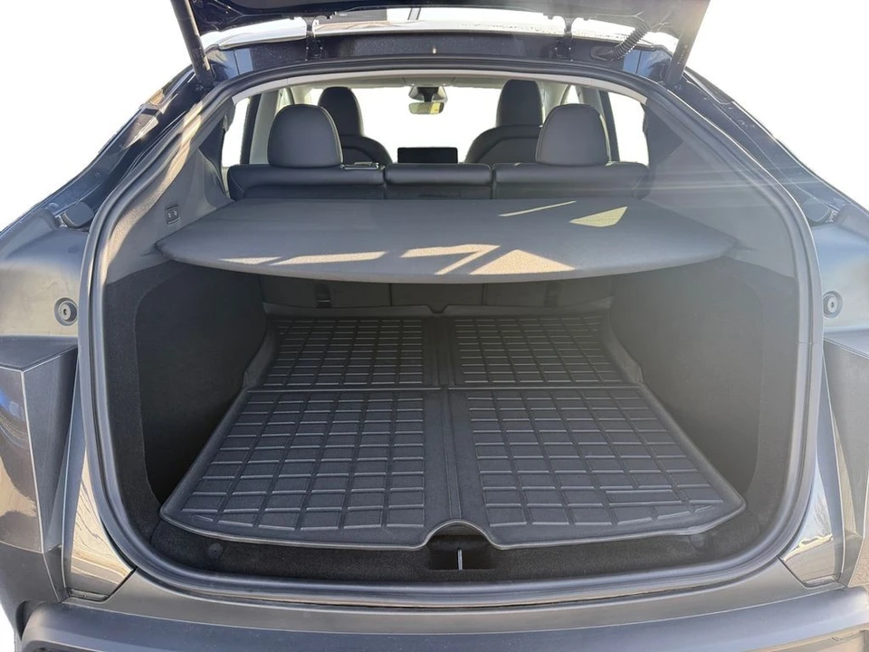 2026 Tesla Model Y - Image 17 of 21