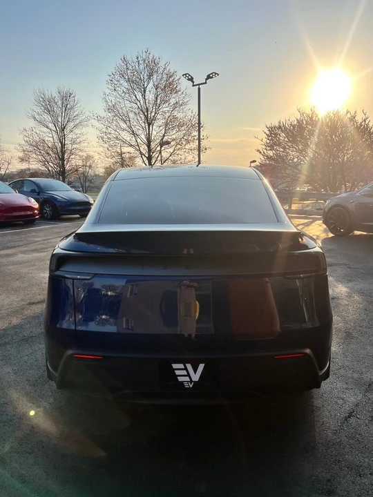 2026 Tesla Model Y - Image 5 of 16