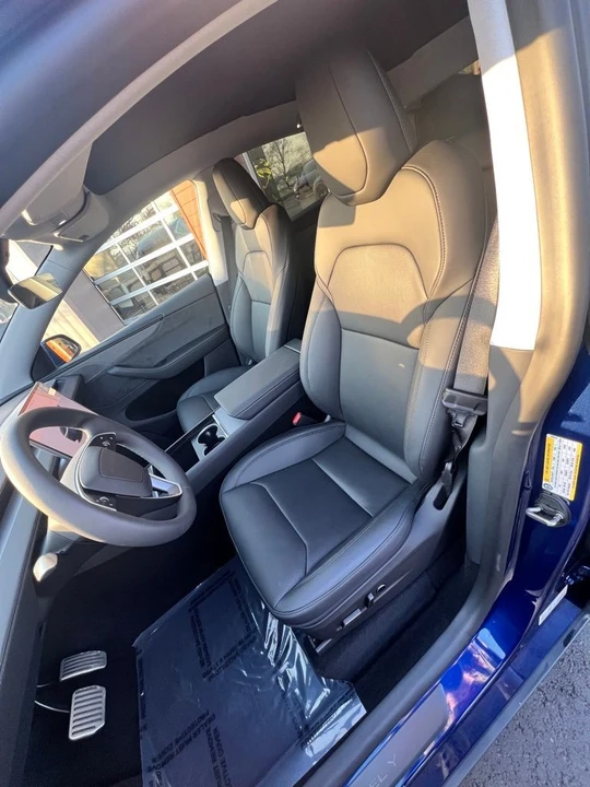 2026 Tesla Model Y - Image 10 of 16