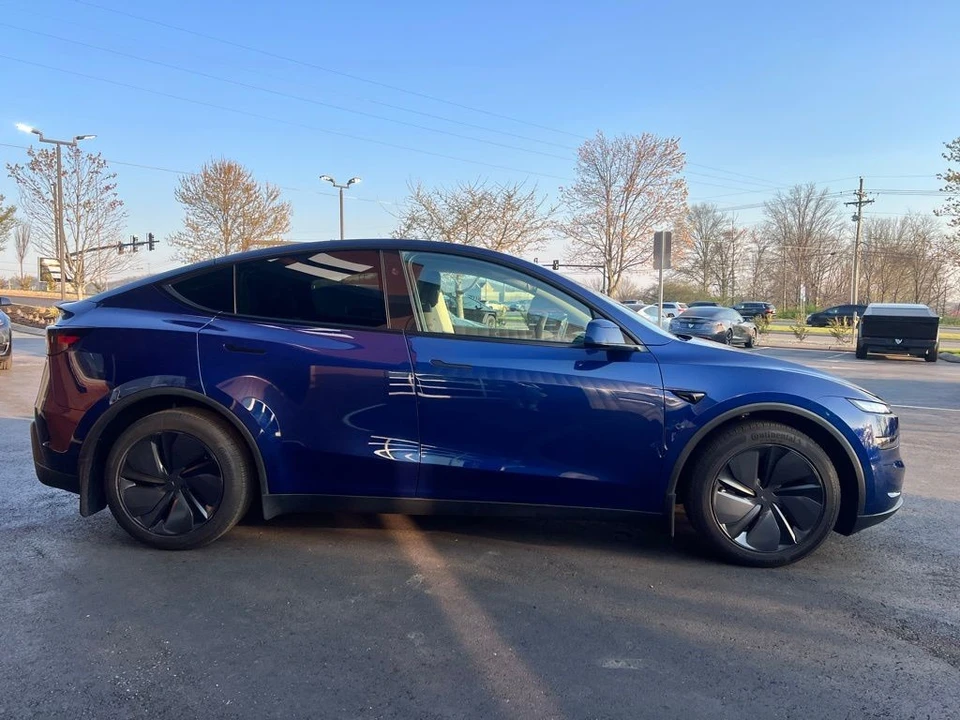 2026 Tesla Model Y - Image 3 of 16