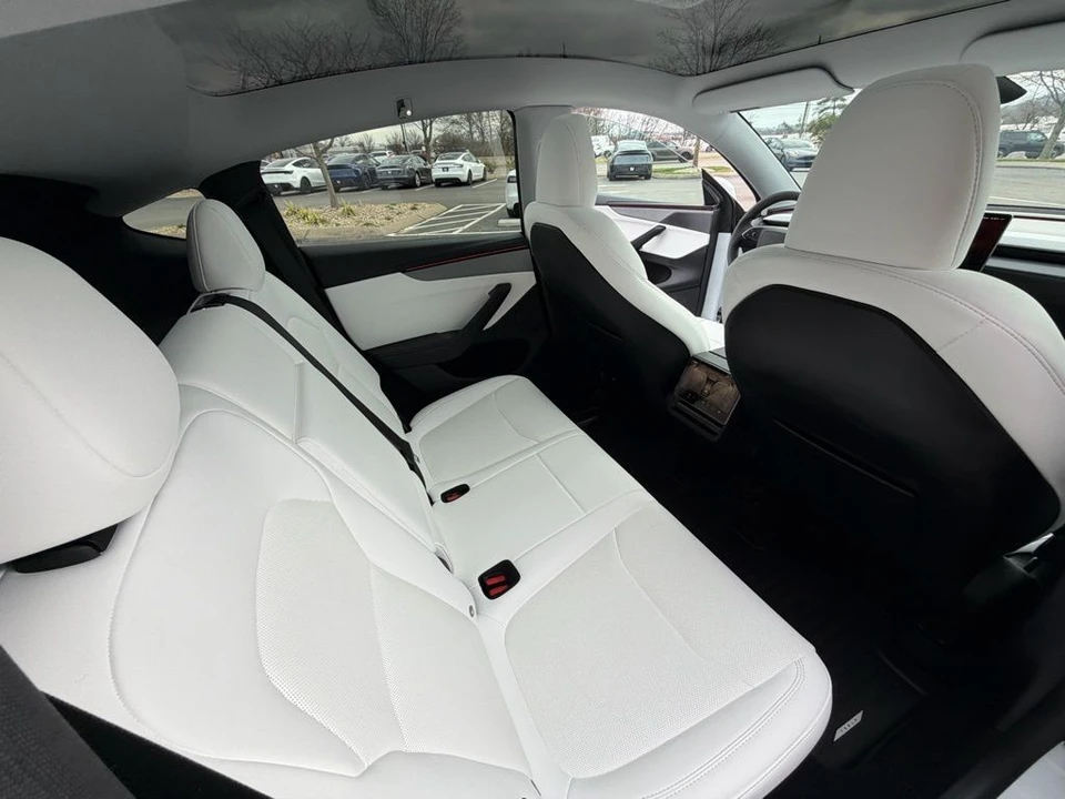 2026 Tesla Model Y - Image 12 of 16