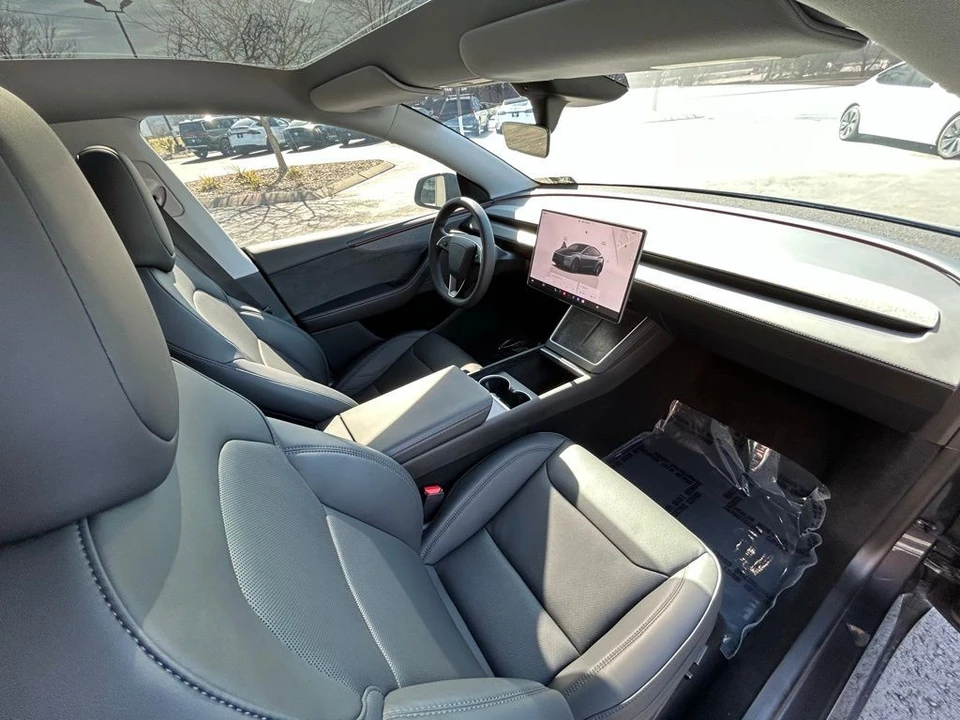 2026 Tesla Model Y - Image 13 of 17