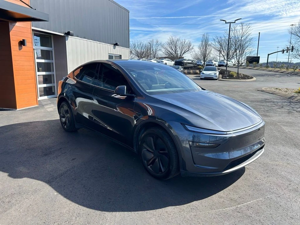 2026 Tesla Model Y - Image 3 of 17