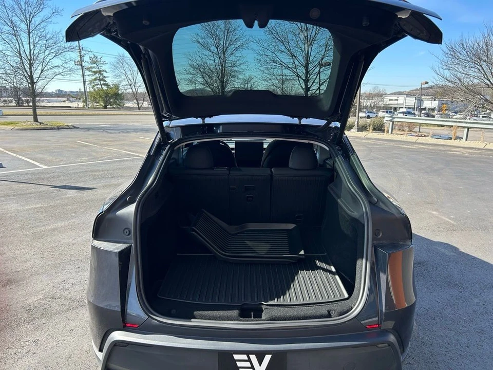 2026 Tesla Model Y - Image 7 of 17