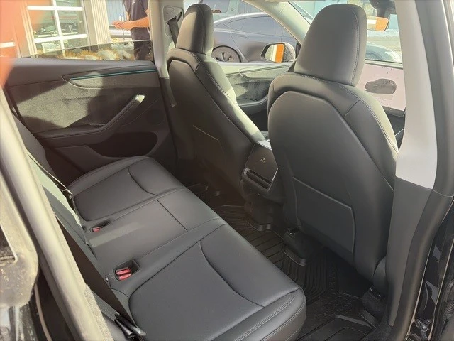 2026 Tesla Model Y - Image 19 of 21
