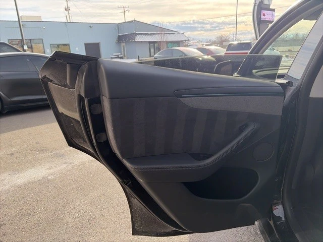 2026 Tesla Model Y - Image 14 of 21