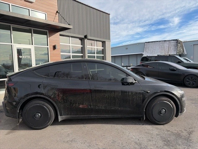 2026 Tesla Model Y - Image 9 of 21