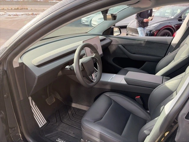 2026 Tesla Model Y - Image 12 of 21