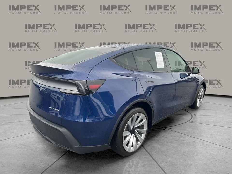 2026 Tesla Model Y - Image 5 of 12