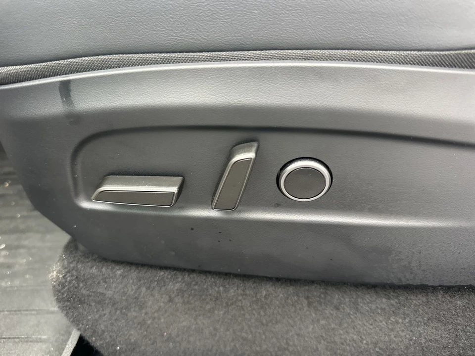 2026 Tesla Model Y - Image 10 of 12