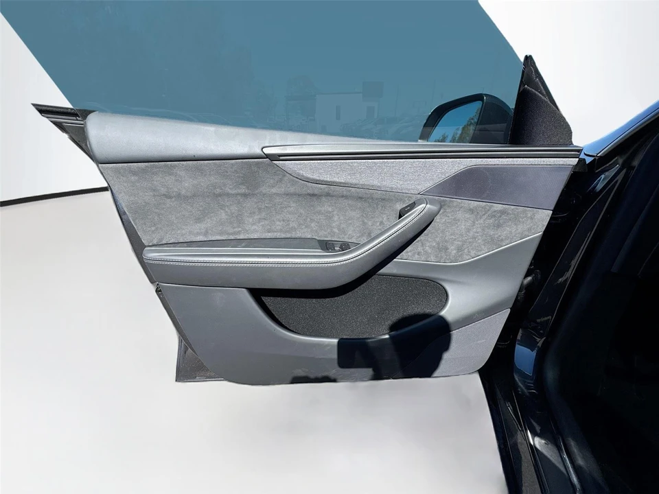 2026 Tesla Model Y - Image 8 of 14