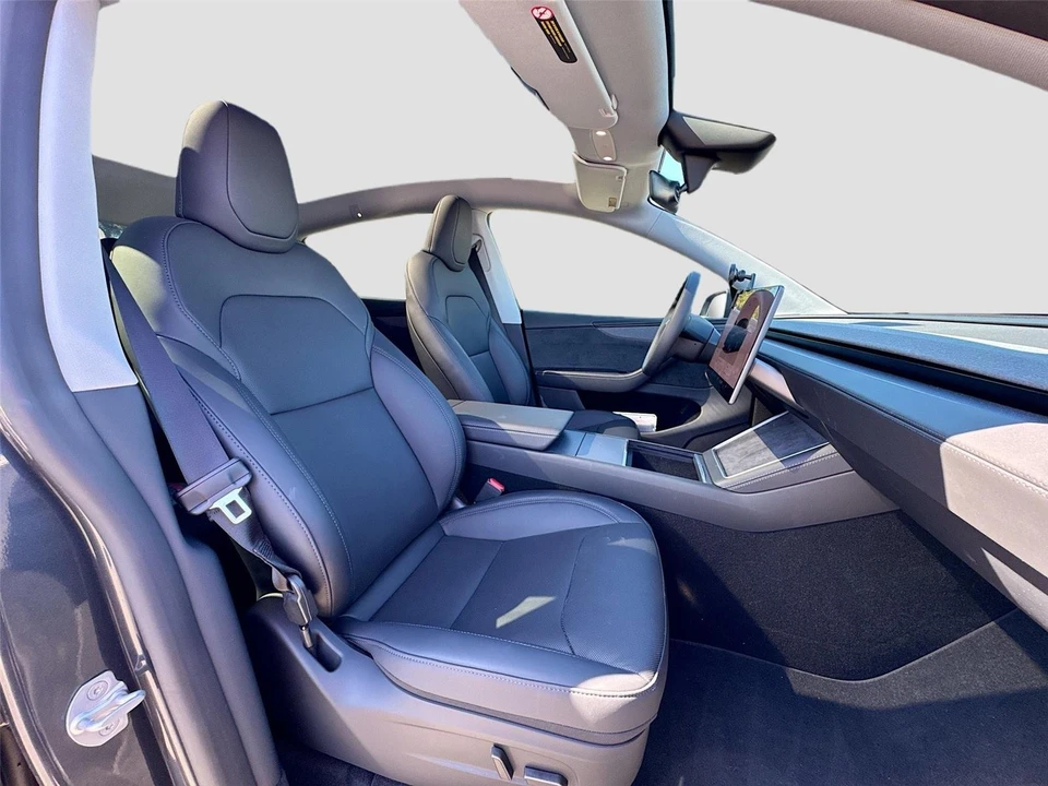 2026 Tesla Model Y - Image 14 of 14
