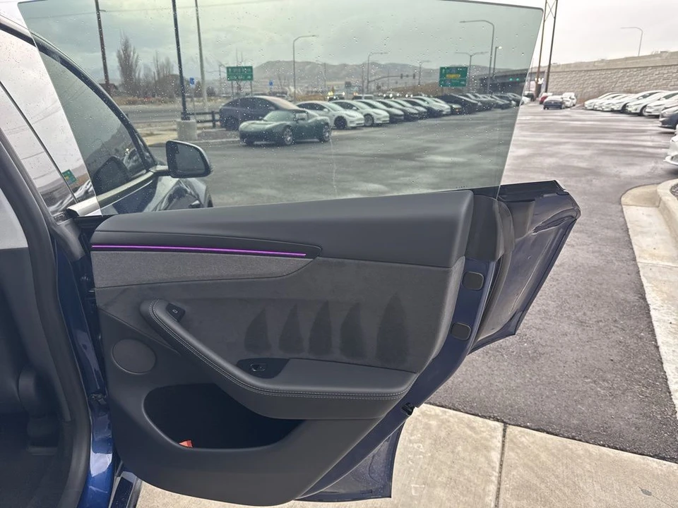 2026 Tesla Model Y - Image 18 of 21