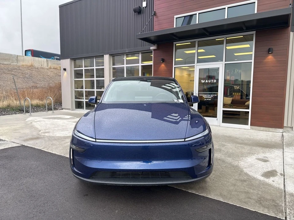 2026 Tesla Model Y - Image 3 of 21
