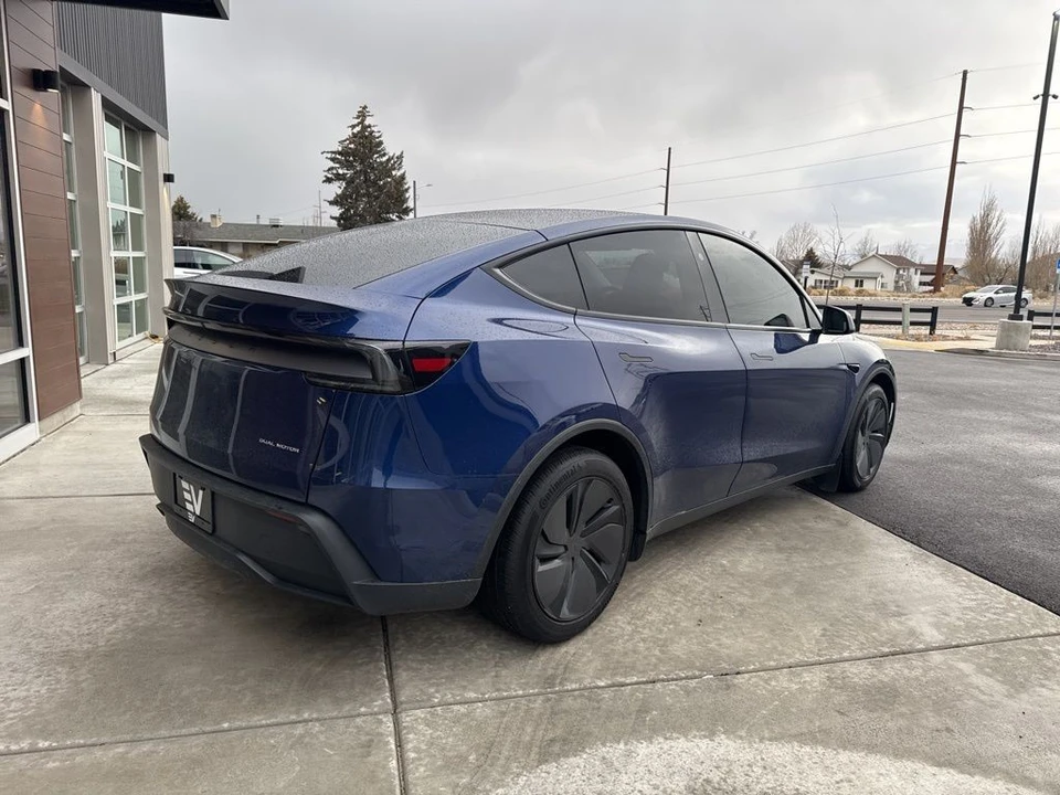 2026 Tesla Model Y - Image 8 of 21