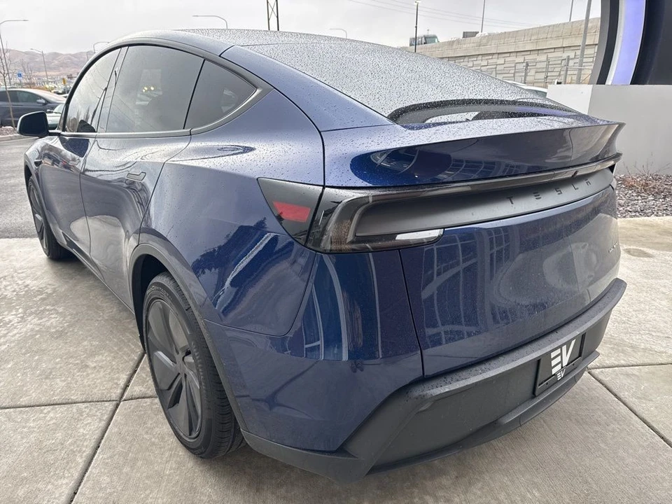 2026 Tesla Model Y - Image 6 of 21