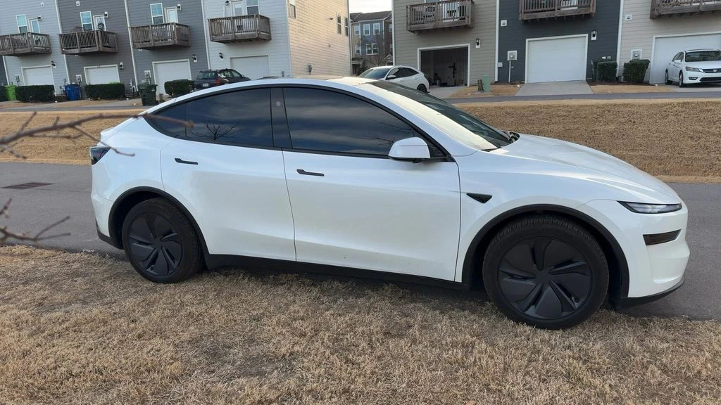 2026 Tesla Model Y - Image 5 of 11
