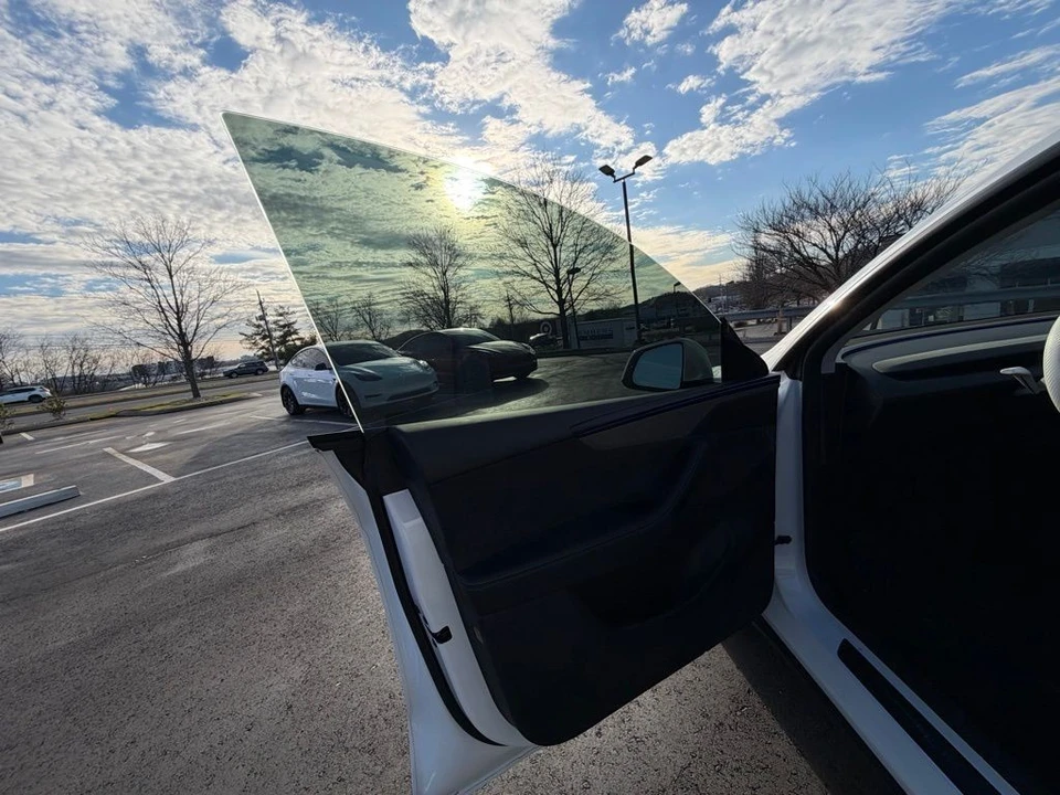 2026 Tesla Model Y - Image 7 of 15
