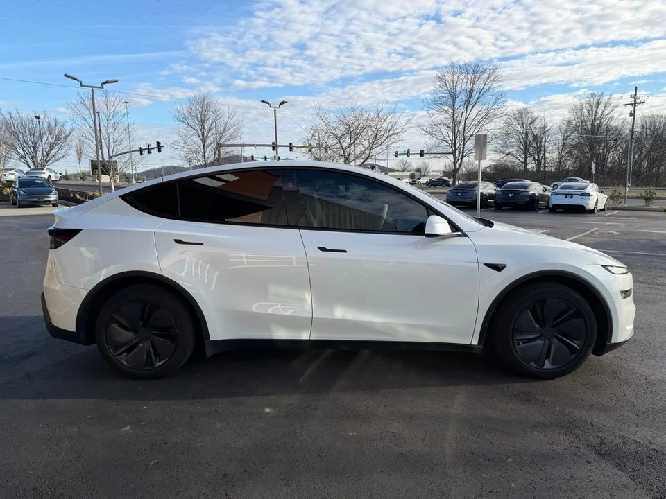 2026 Tesla Model Y - Image 4 of 15
