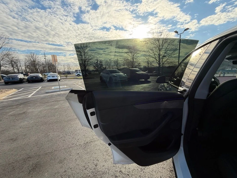 2026 Tesla Model Y - Image 9 of 15
