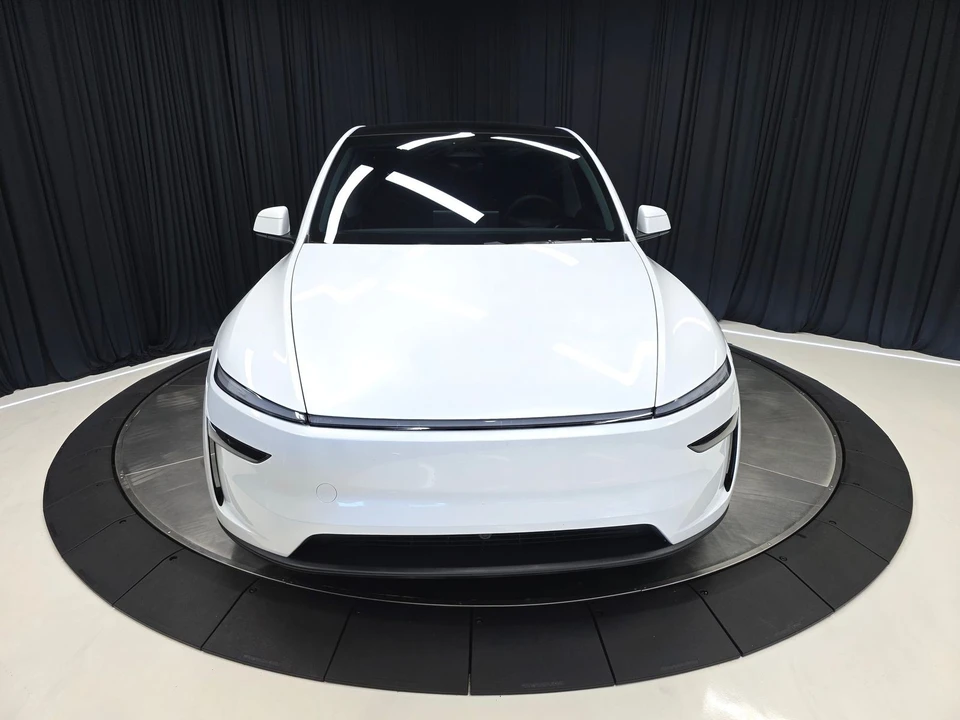 2026 Tesla Model Y - Image 7 of 21
