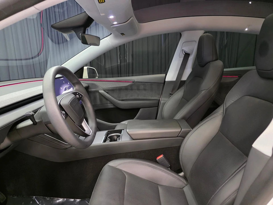 2026 Tesla Model Y - Image 18 of 21