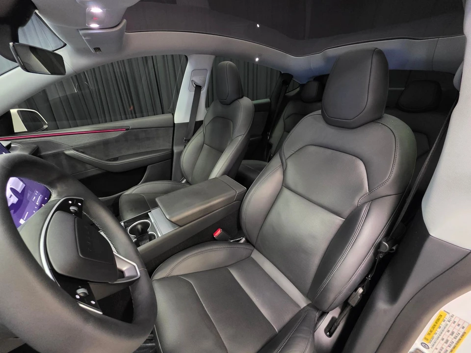 2026 Tesla Model Y - Image 19 of 21