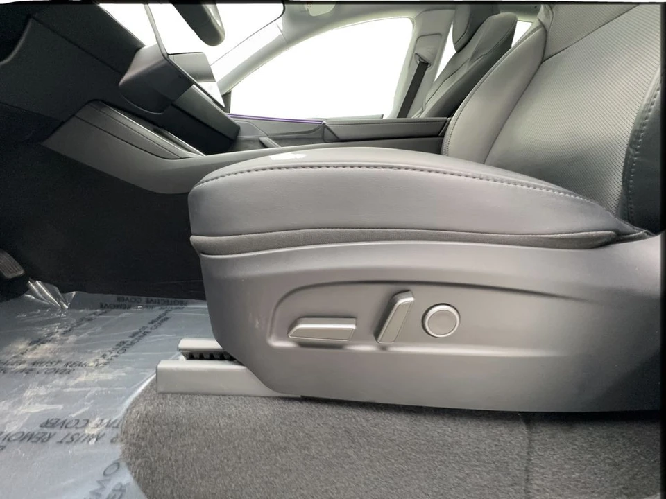 2026 Tesla Model Y - Image 20 of 21