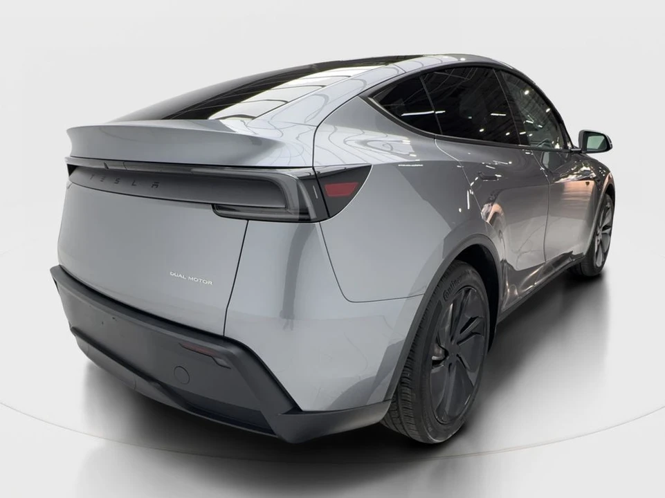 2026 Tesla Model Y - Image 7 of 21