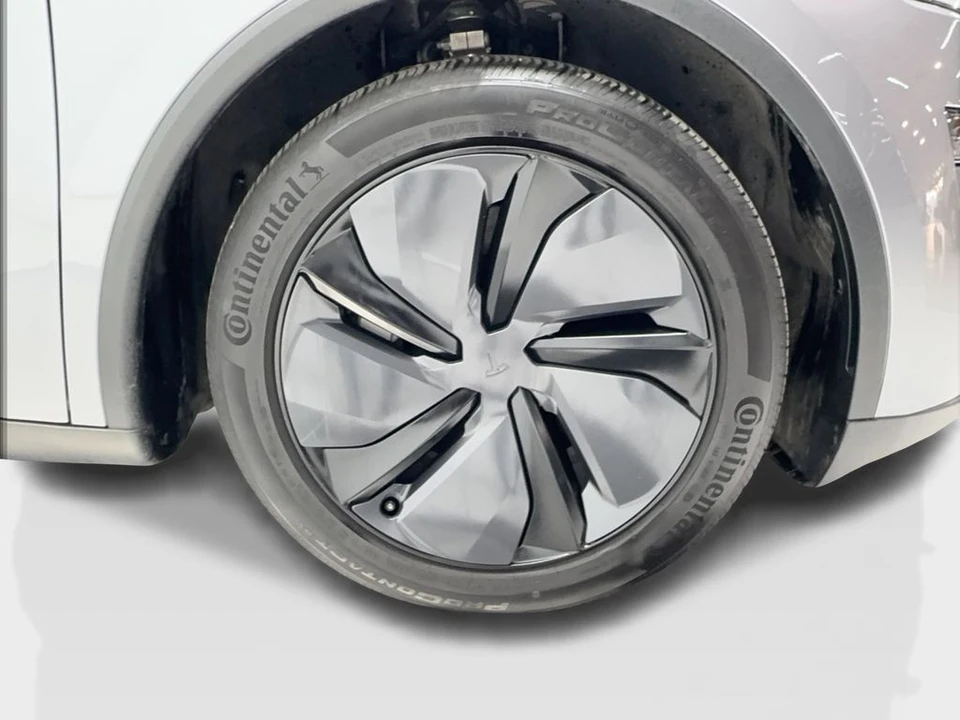2026 Tesla Model Y - Image 13 of 21