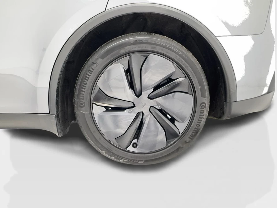 2026 Tesla Model Y - Image 11 of 21