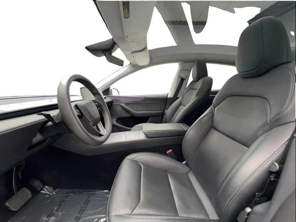 2026 Tesla Model Y - Image 19 of 21
