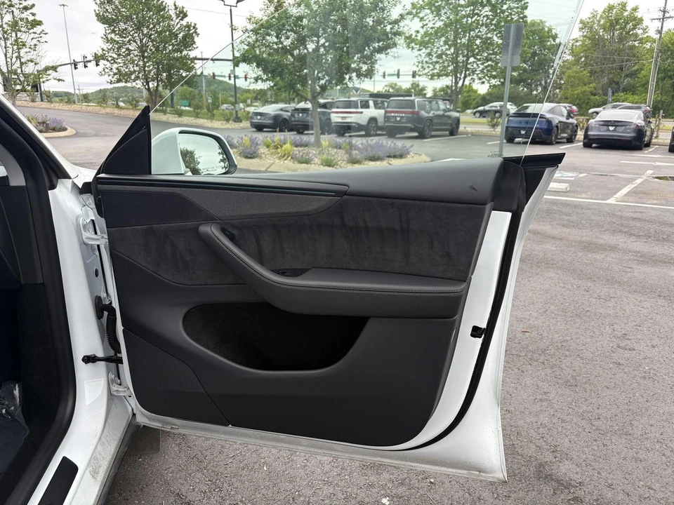 2026 Tesla Model Y - Image 13 of 18