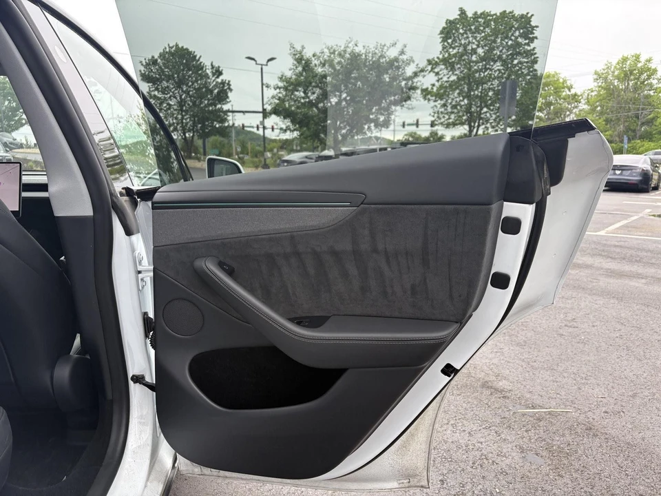 2026 Tesla Model Y - Image 11 of 18
