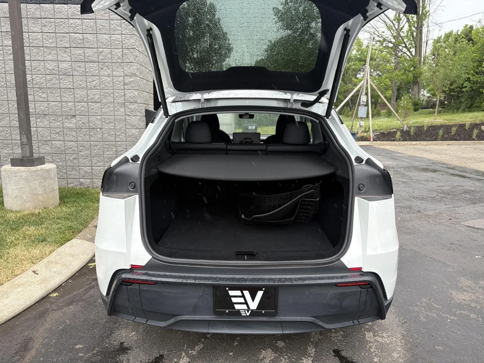 2026 Tesla Model Y - Image 8 of 18