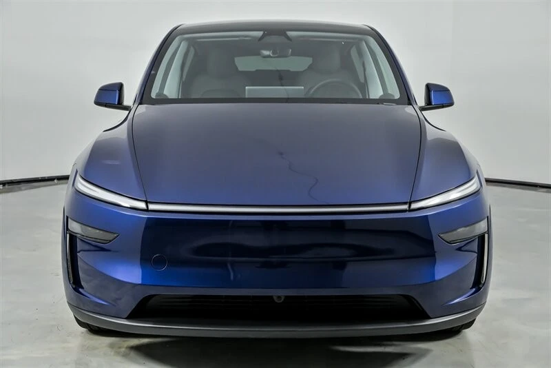 2026 Tesla Model Y - Image 5 of 21