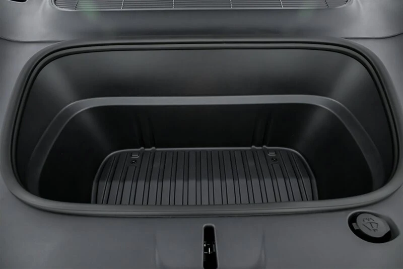 2026 Tesla Model Y - Image 17 of 21